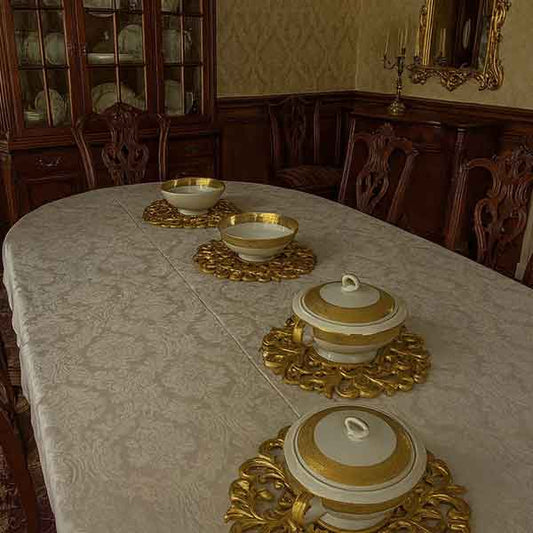 Baroque-Style Mat (Gold)