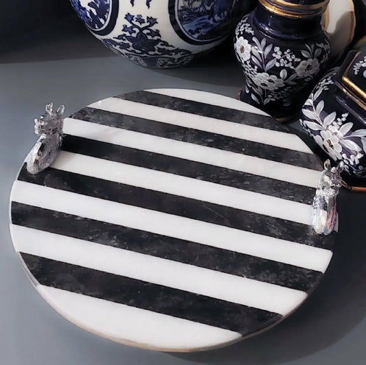 Monochrome Round