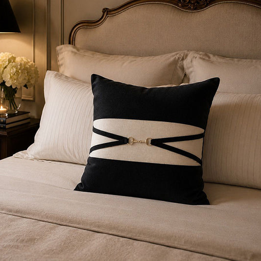 Polo House Throw pillow (Black)