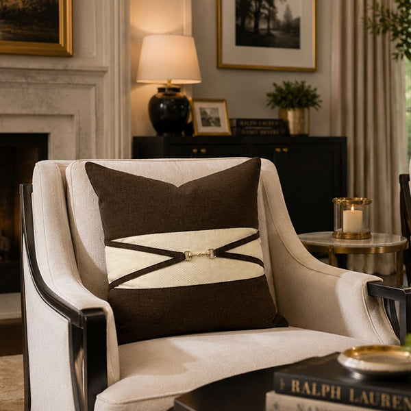 Polo House Throw pillow (Brown)