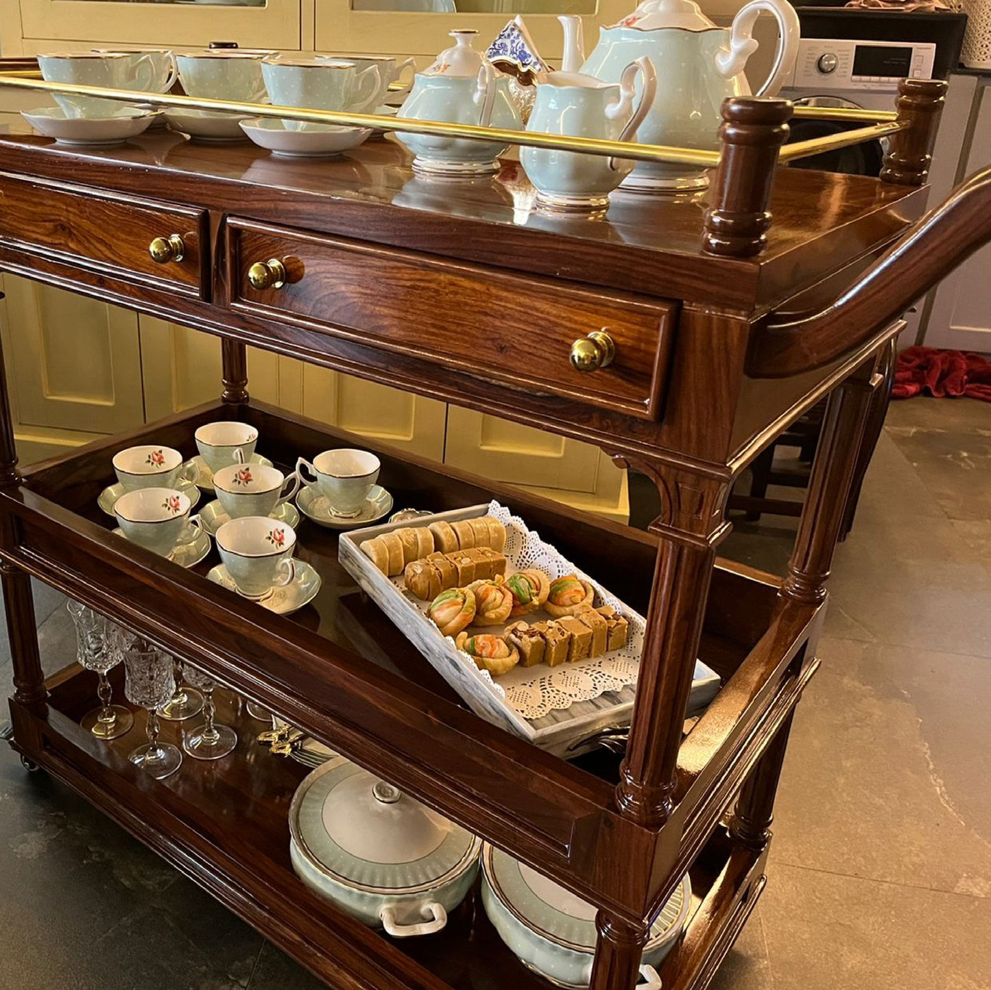 Victoria Hostess Trolley
